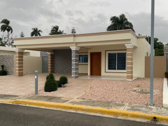 Casa Familiar en Venta | Residencial Doña Julia, Tenares